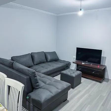 Lindja Djellit Apartment