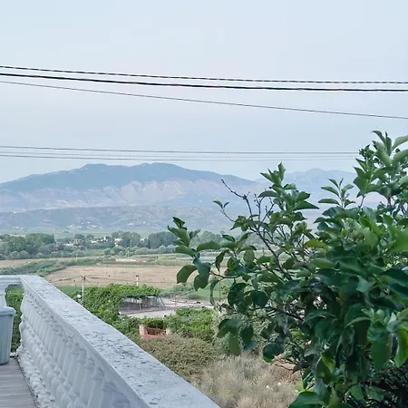 Lindja Djellit ساراندا